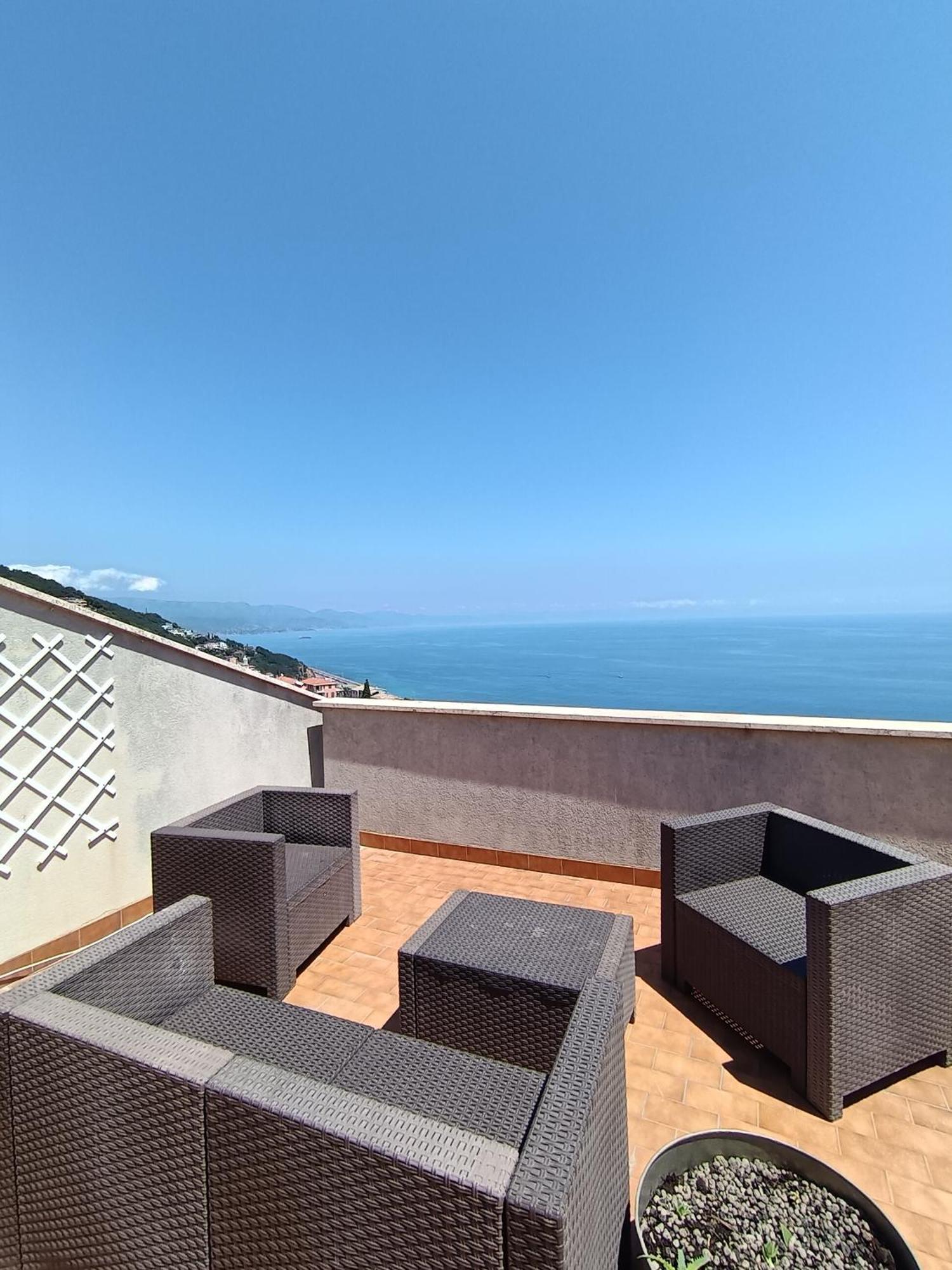 Free Parking Casa Cuma Apartment Bergeggi Room photo